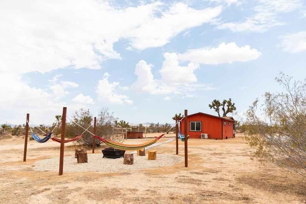 Cryptic Cabin-Tranquil Bohemian Getaway W/Hot Tub Yucca Valley Eksteriør billede