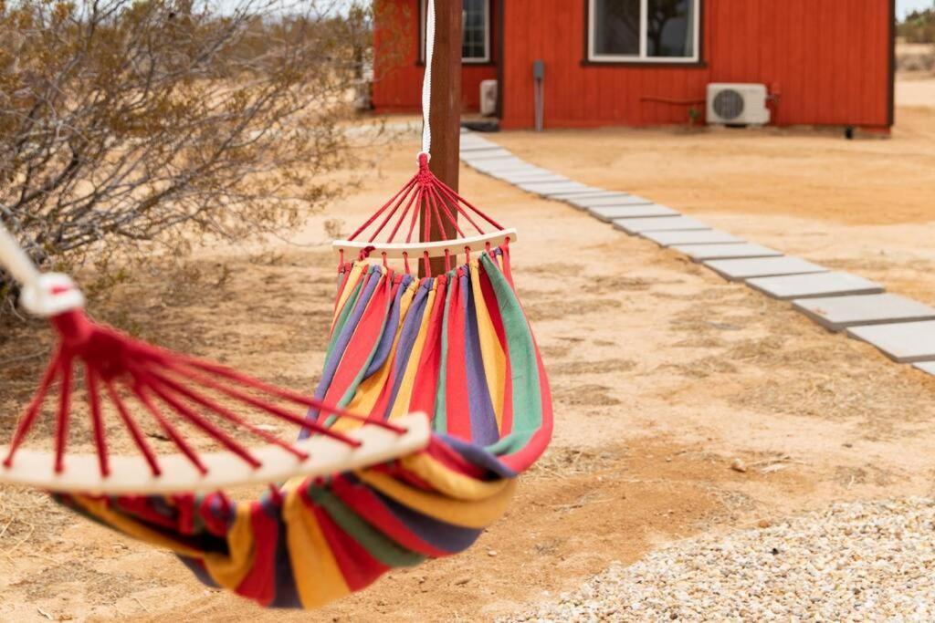 Cryptic Cabin-Tranquil Bohemian Getaway W/Hot Tub Yucca Valley Eksteriør billede