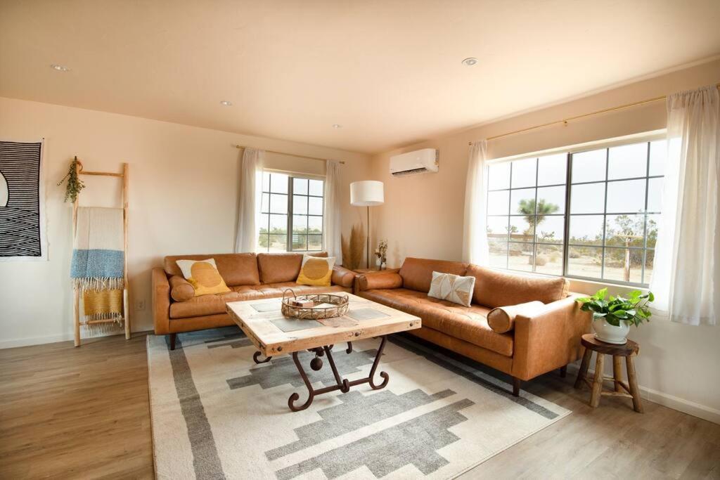 Cryptic Cabin-Tranquil Bohemian Getaway W/Hot Tub Yucca Valley Eksteriør billede