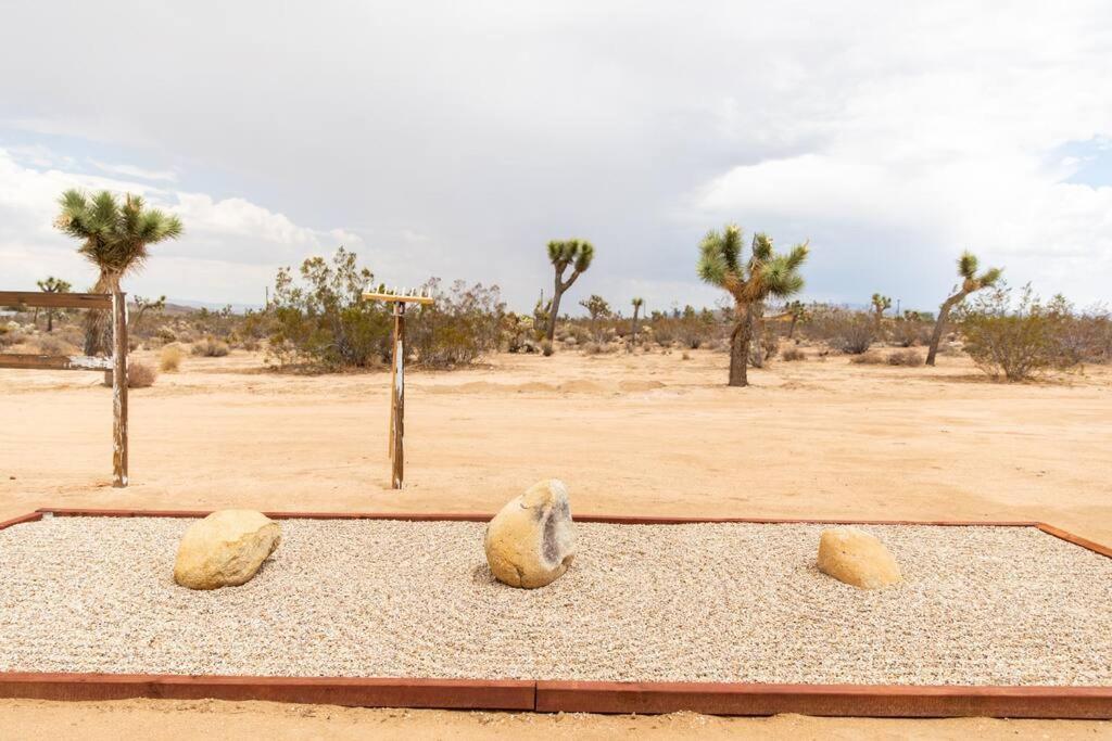 Cryptic Cabin-Tranquil Bohemian Getaway W/Hot Tub Yucca Valley Eksteriør billede