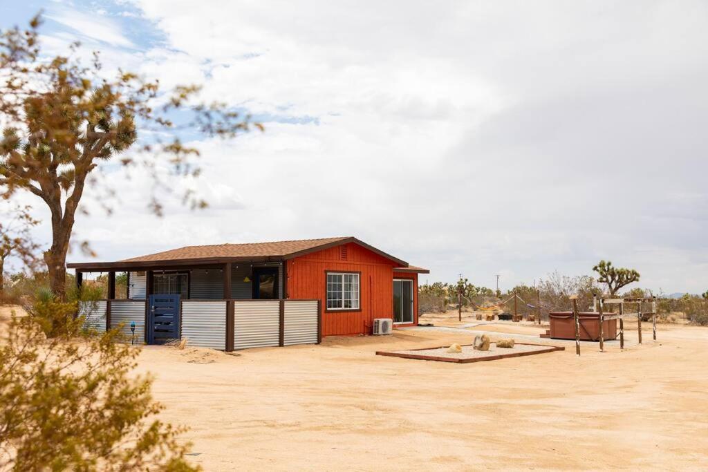 Cryptic Cabin-Tranquil Bohemian Getaway W/Hot Tub Yucca Valley Eksteriør billede