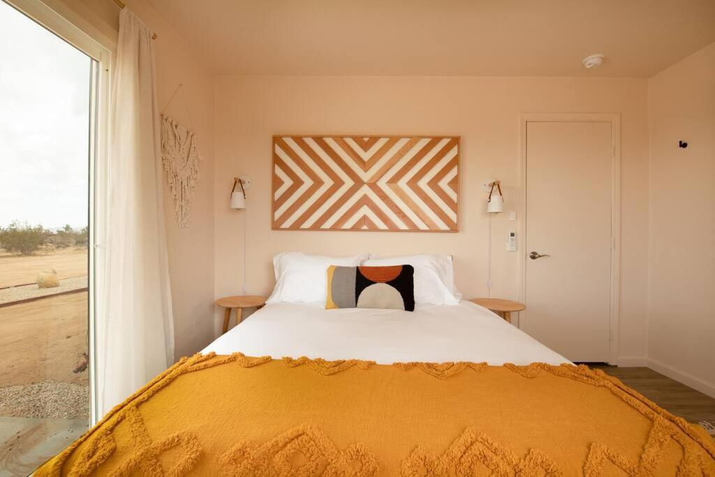 Cryptic Cabin-Tranquil Bohemian Getaway W/Hot Tub Yucca Valley Eksteriør billede