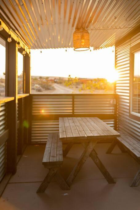 Cryptic Cabin-Tranquil Bohemian Getaway W/Hot Tub Yucca Valley Eksteriør billede